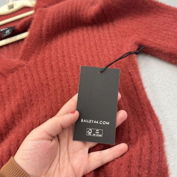 Bailey 44 Top - Picture 3 of 6